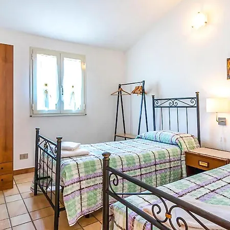 5 Bedroom Beautiful In
