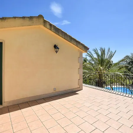5 Bedroom Beautiful In Holiday home *