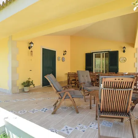 5 Bedroom Beautiful In Holiday home Noto
