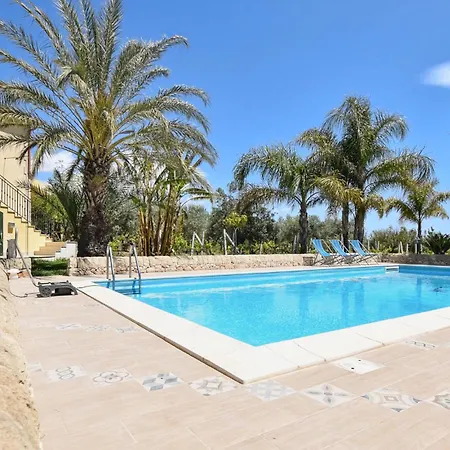5 Bedroom Beautiful In *