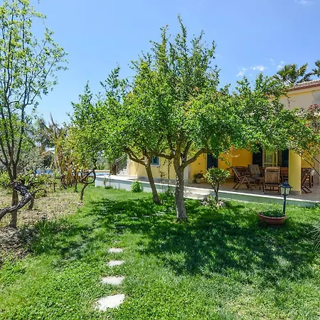 5 Bedroom Beautiful In *